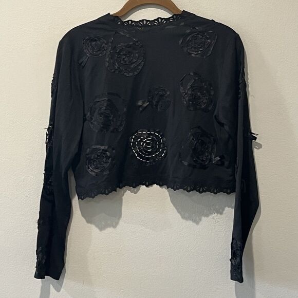 Lynne Ritchie Silk Shrug Women’s Medium Black Rosette Embroidery Cropped Sweater - Picture 2 of 8